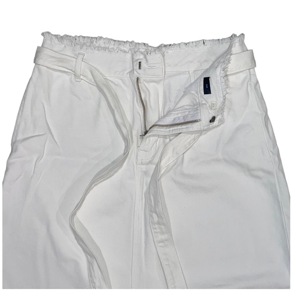 GAP Optic White Belted A-Line Raw Hem Jean Skirt Size 28R - Picture 5 of 9